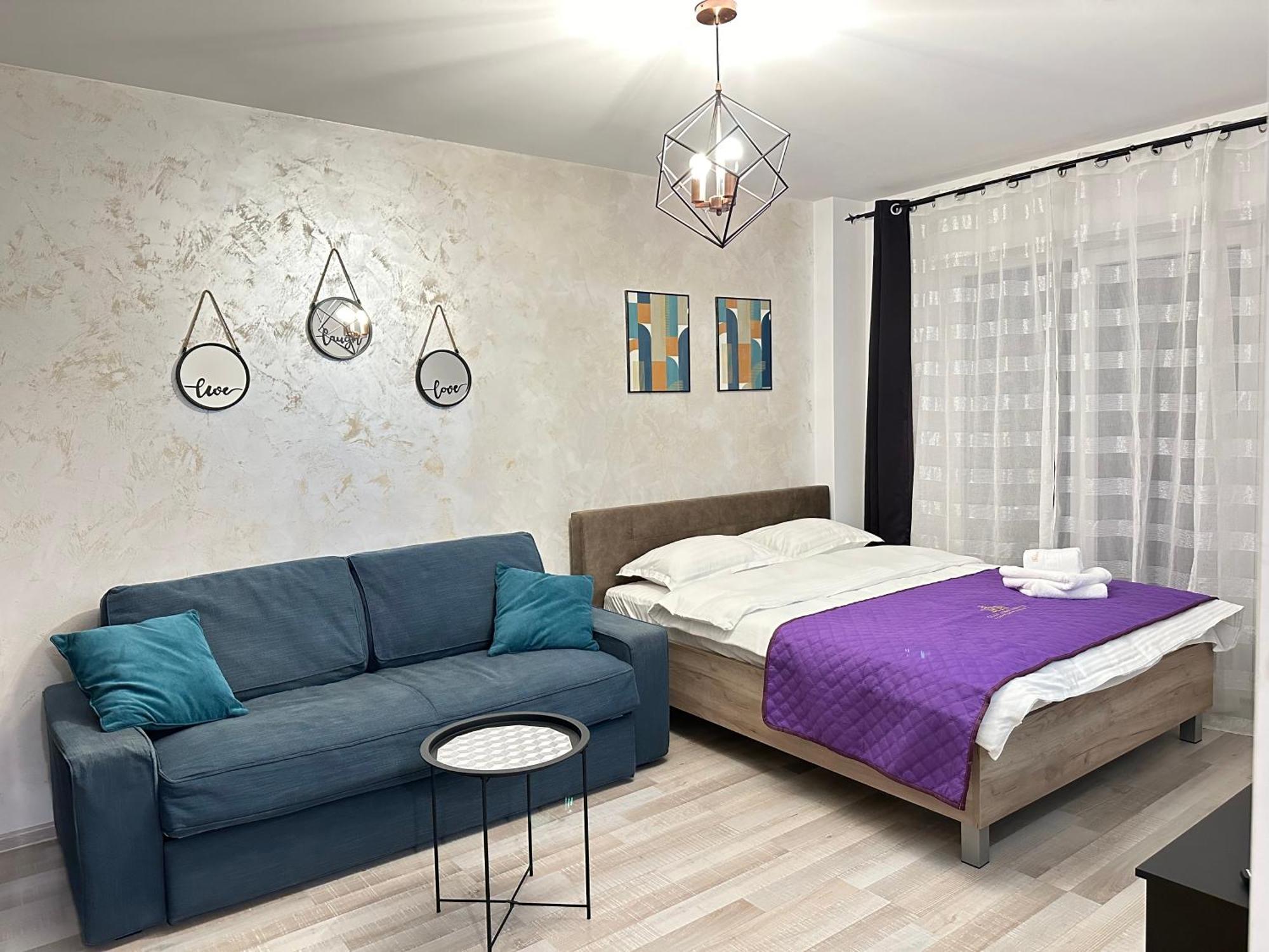 Coresi Mall Area Studios & Apartments By Glam Braşov Esterno foto