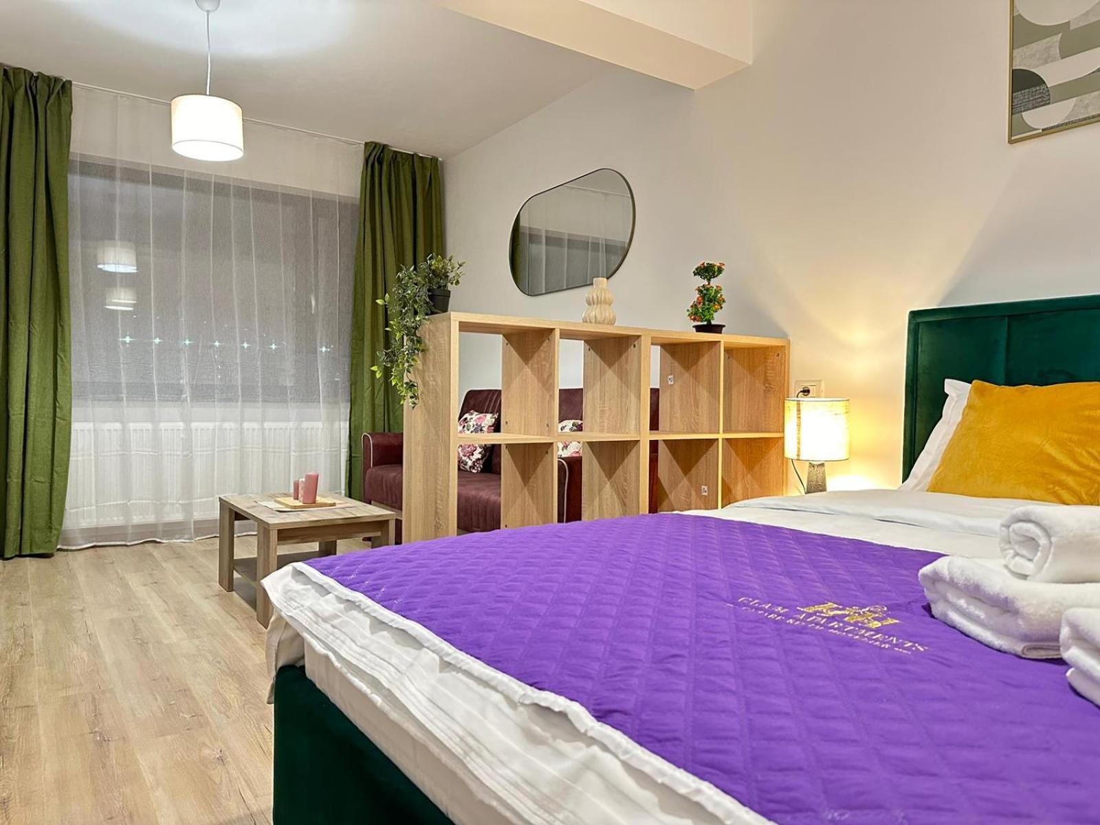Coresi Mall Area Studios & Apartments By Glam Braşov Esterno foto