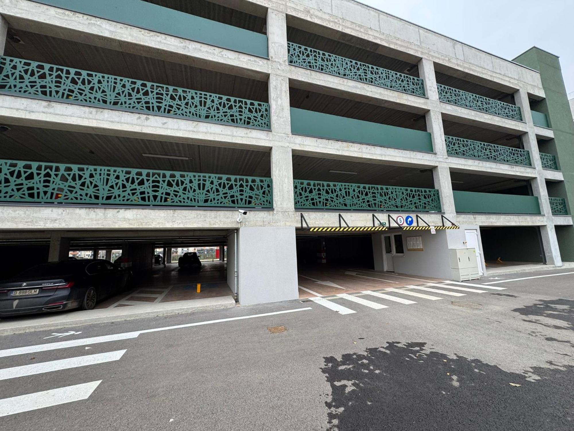 Coresi Mall Area Studios & Apartments By Glam Braşov Esterno foto