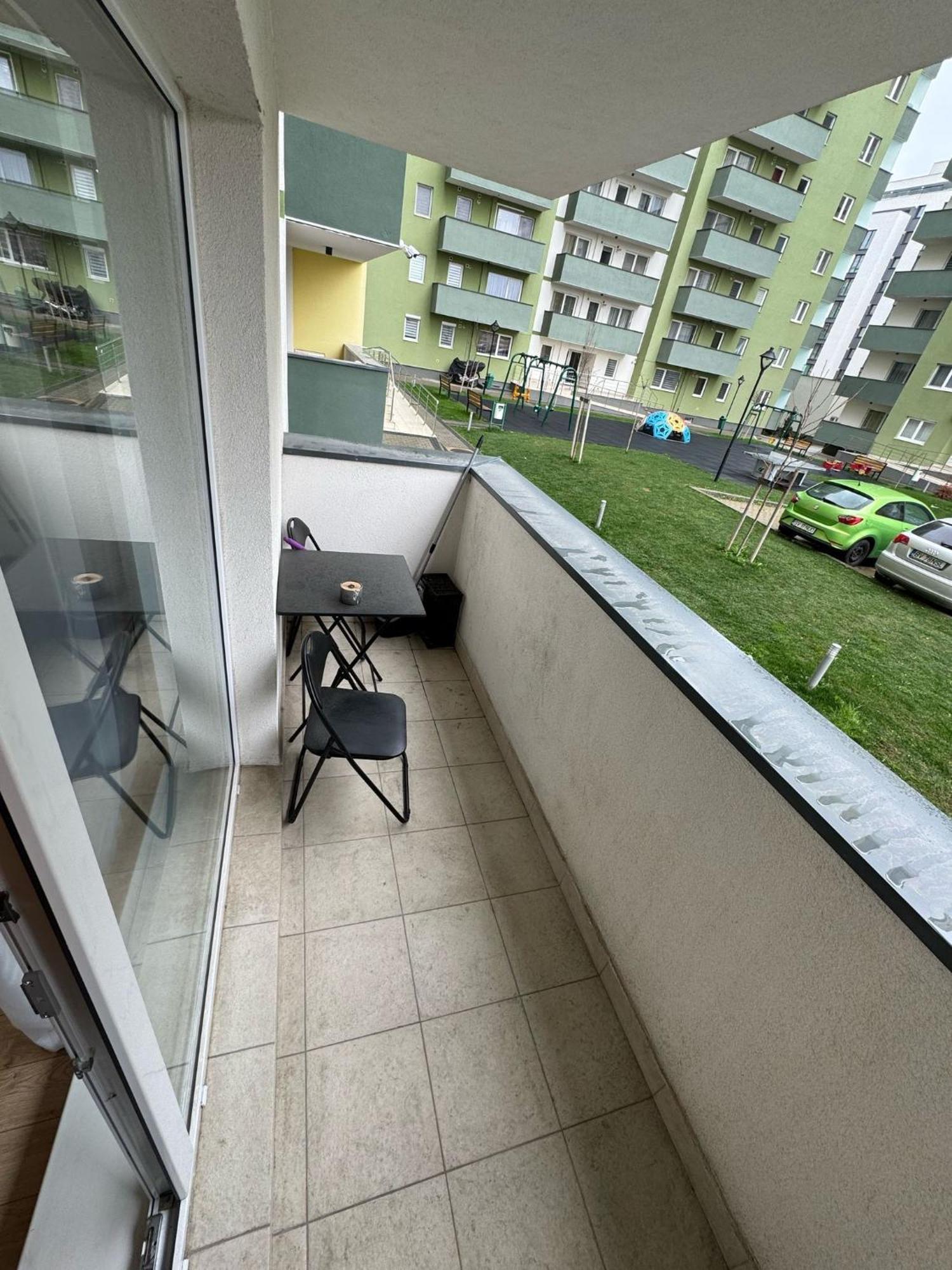 Coresi Mall Area Studios & Apartments By Glam Braşov Esterno foto